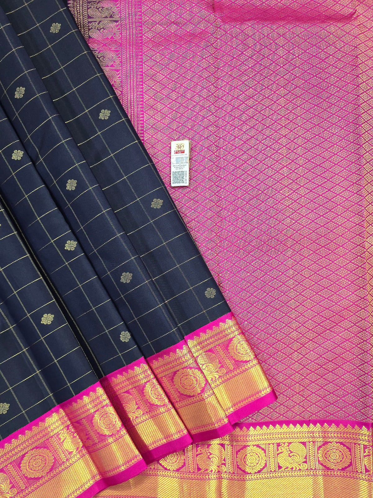 Blue Korvai Kanchipuram Soft Silk Saree with Pink Border Blue Korvai Kanchipuram Soft Silk Saree with Pink Border