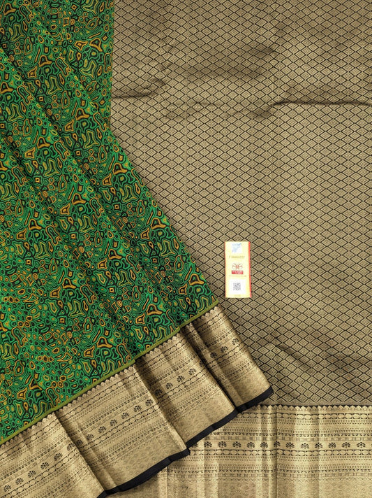 Enchanting Emerald Kanchipuram Silk Saree with Black Border and Abstract Amoeba Design
