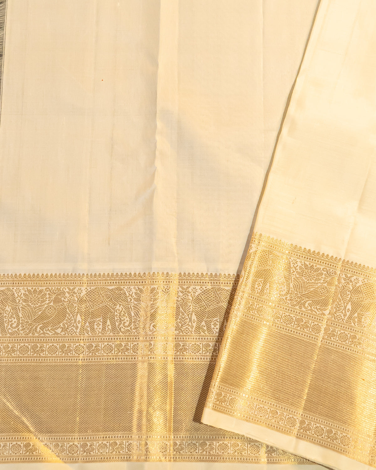 Red Korvai Kanchipuram Silk Saree with White/Cream Border, 2Gm Gold Zari & Thread Checks, 100% Pure Silk Silkmark Certified