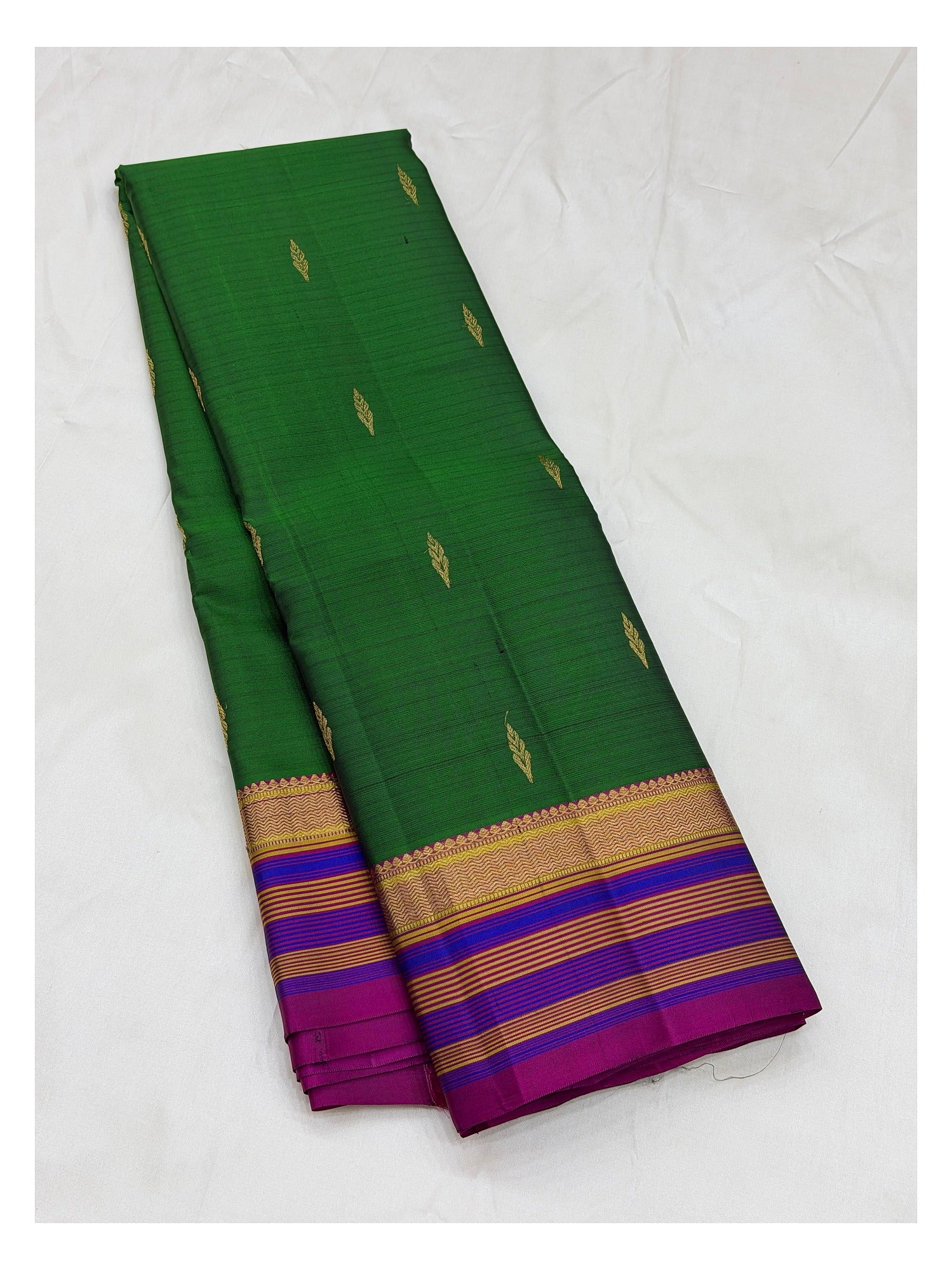 Handwoven Kanchipuram Silk Saree - Emerald Green with Gold Buttas and Magenta Striped Pallu
