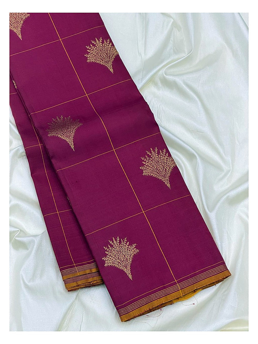 Handwoven Kanchipuram Silk Saree in Magenta with Gold Zari Border