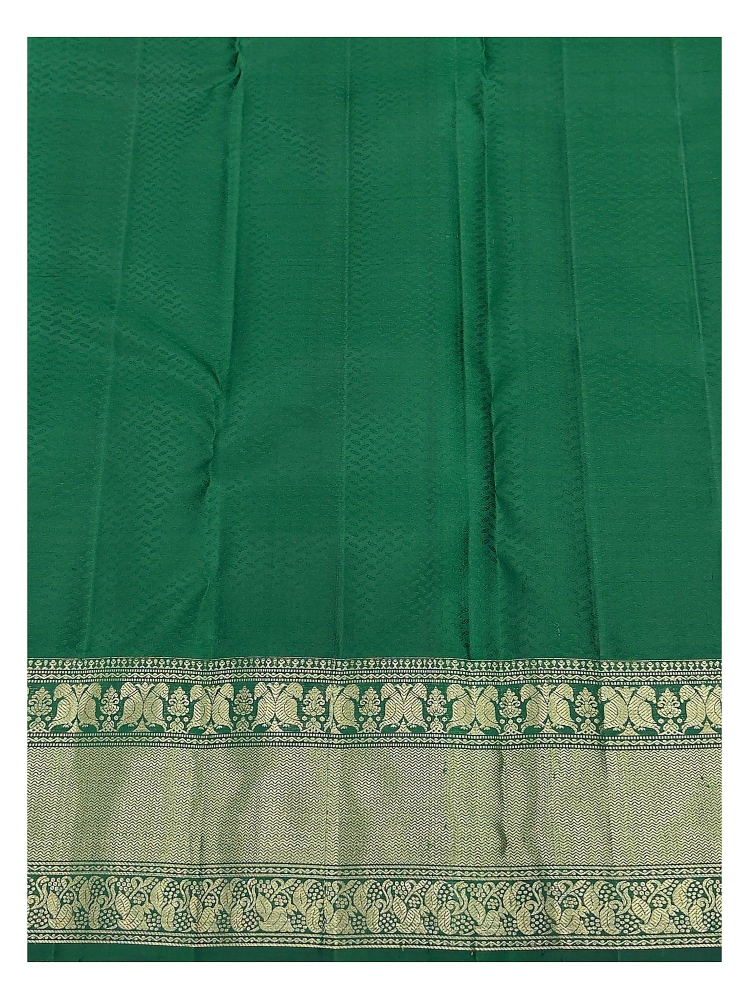 Handwoven Kanchipuram Silk Saree in Maroon with Contrast Green Pallu