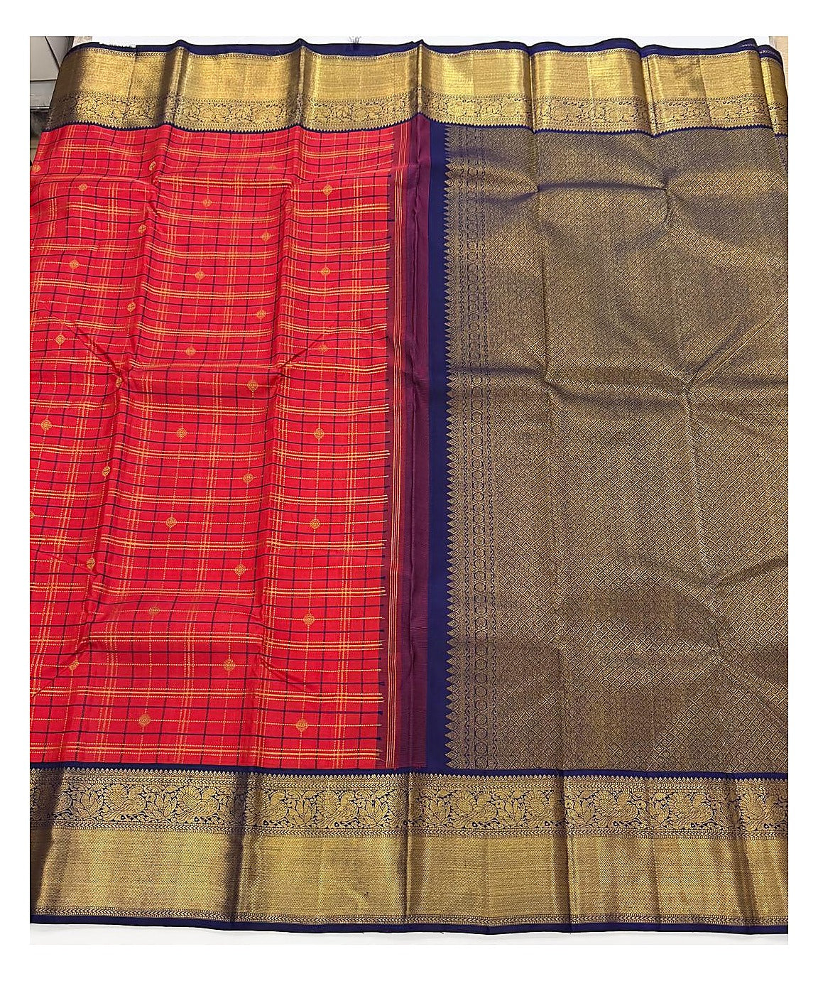 Handwoven Kanchipuram Silk Saree - Red Checks with Navy Blue Pallu