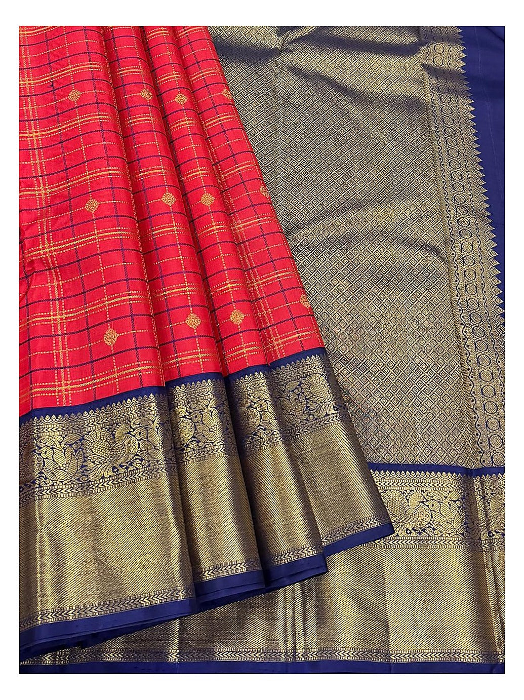 Handwoven Kanchipuram Silk Saree - Red Checks with Navy Blue Pallu
