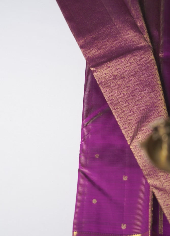 Elegant Vaira Oosi Annapakshi Butta Silk Saree with Thazhampoo Reku & Annapakshi Border