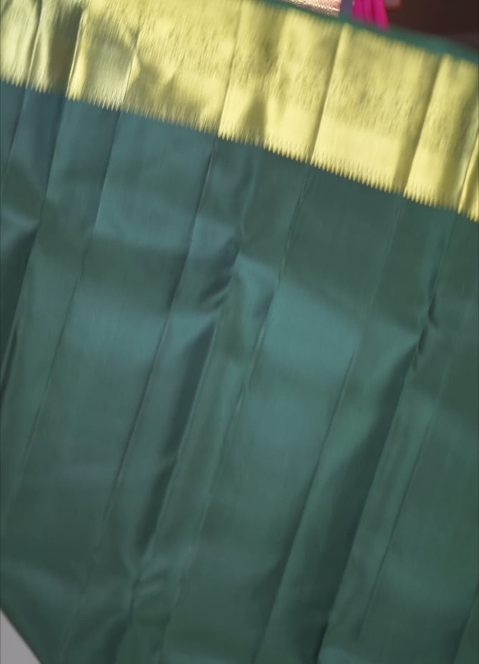 Traditional Pink Silk Saree with Intricate Turning Border