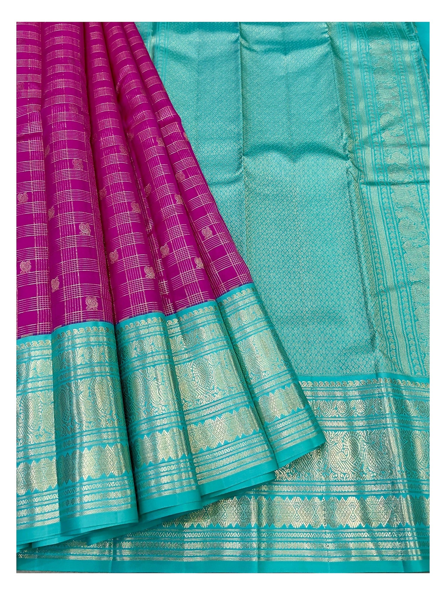 Handwoven Kanchipuram Silk Saree - Magenta and Aqua Blue detail view
