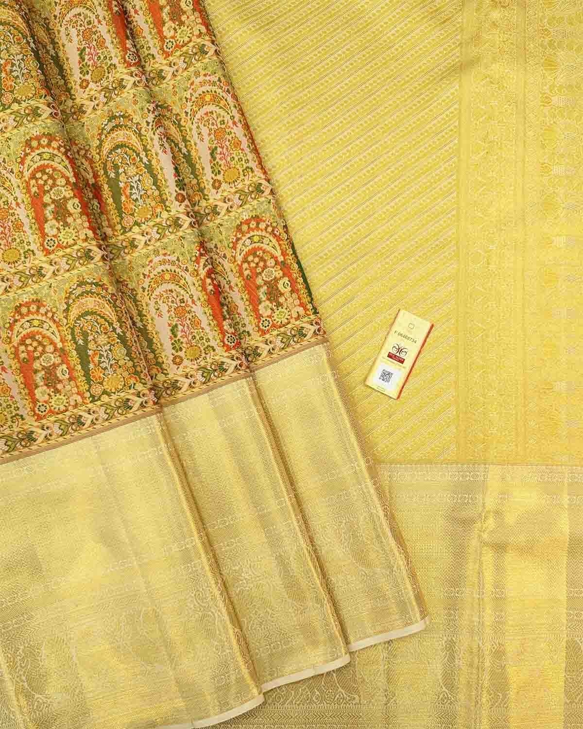 Ethnic Saree with Decorated Floral Patterns and Annam Border