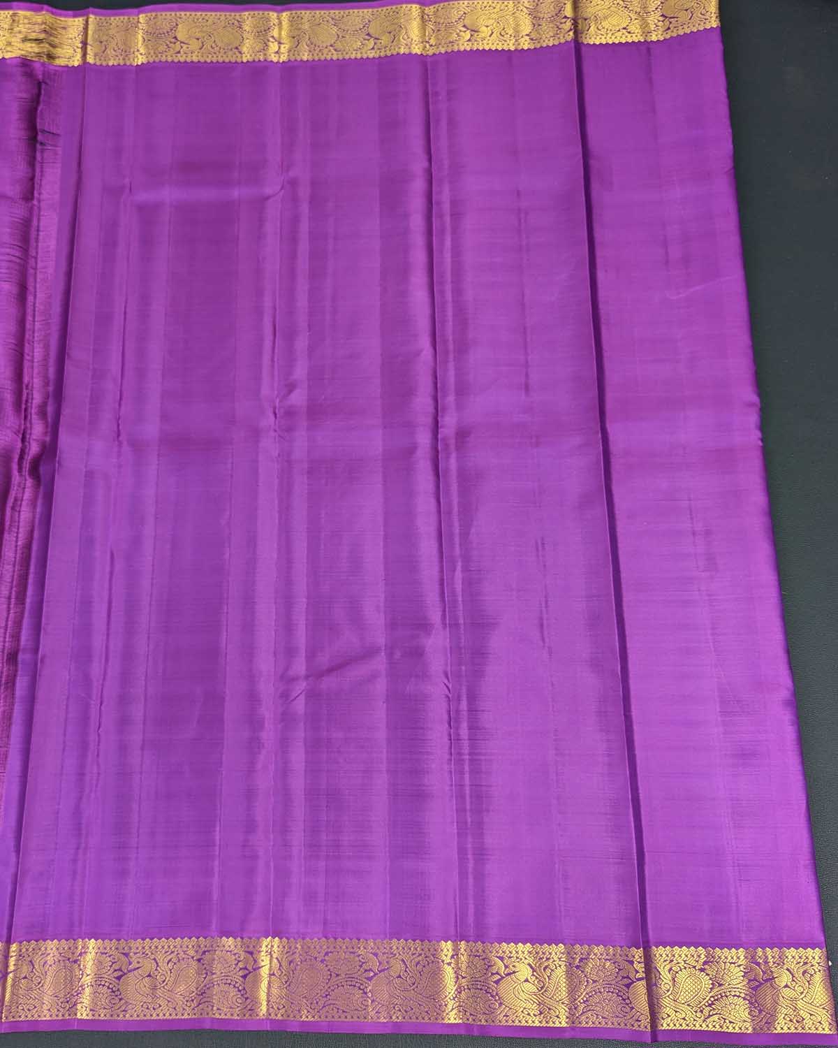 Captivating Saree with Annam Border and Leaf Pattern Pallu
